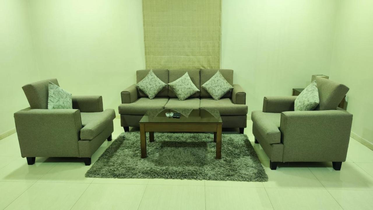 Plaza Home Αλ Κομπάρ Εξωτερικό φωτογραφία