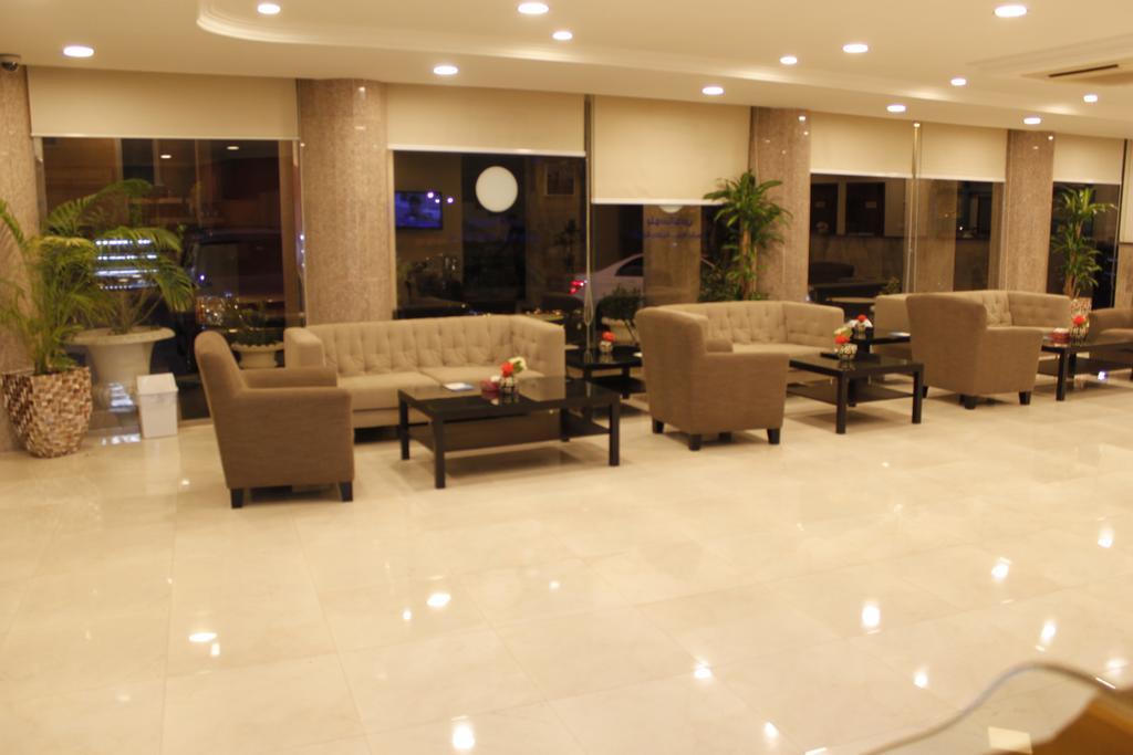 Plaza Home Αλ Κομπάρ Δωμάτιο φωτογραφία
